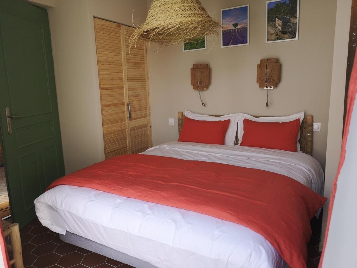 Drome Provencale Maison Familiale Calme Dans Village Valreas Exterior photo
