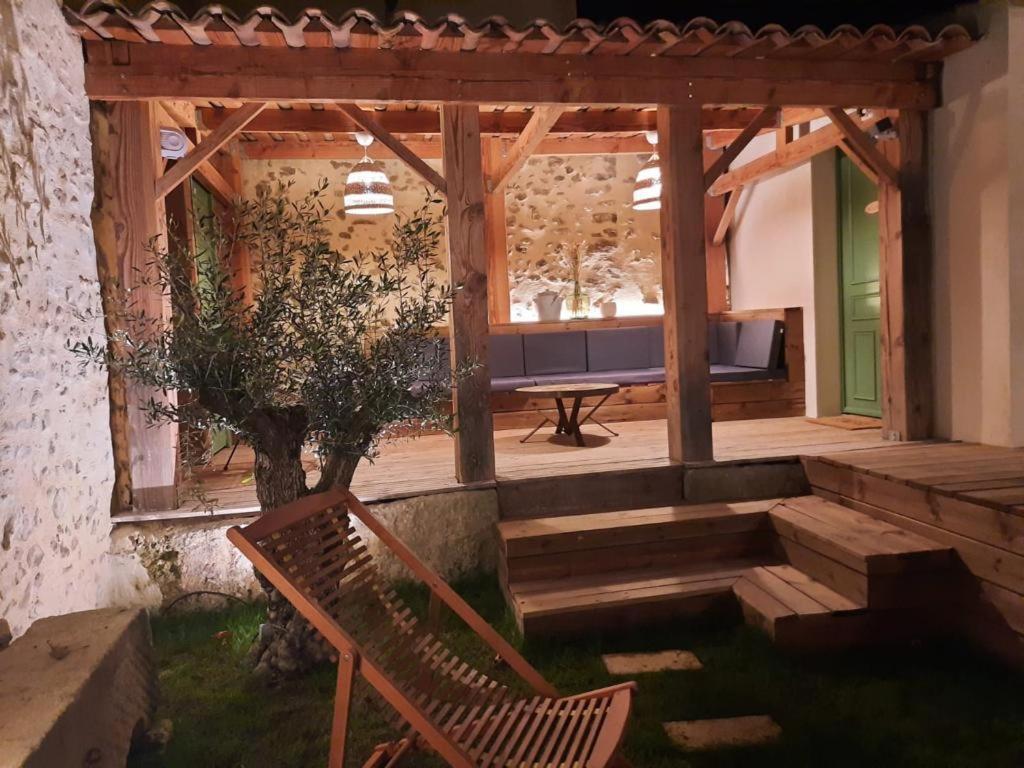 Drome Provencale Maison Familiale Calme Dans Village Valreas Exterior photo