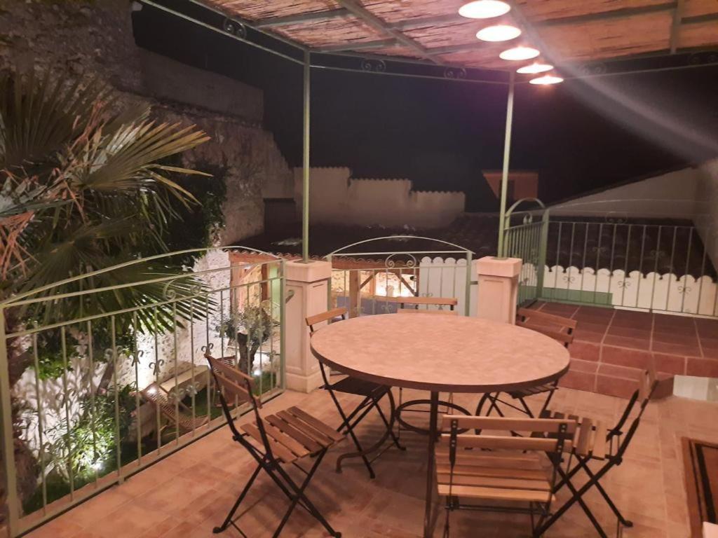 Drome Provencale Maison Familiale Calme Dans Village Valreas Exterior photo